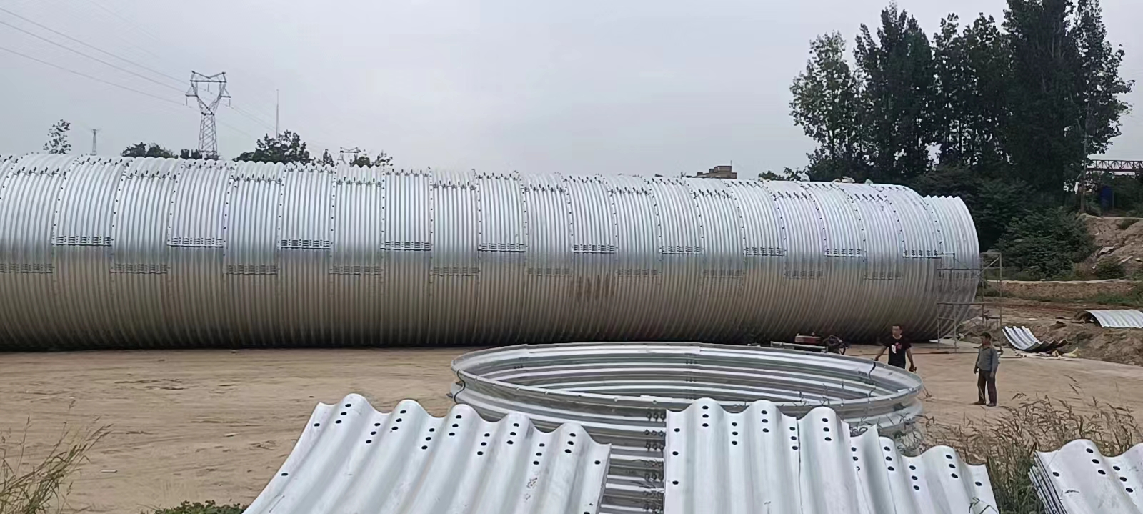 ���y����